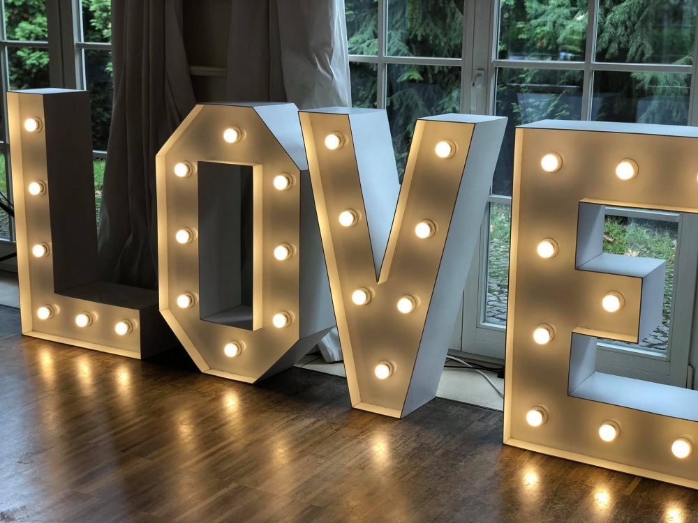 Imprezy weselne - Napis Love