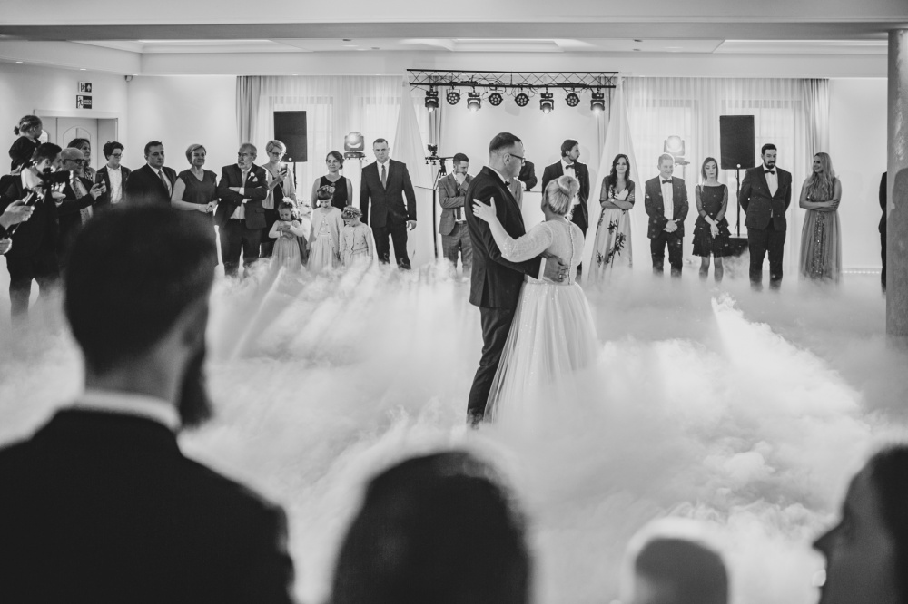 Imprezy weselne - Taniec w chmurach